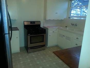 2nd image of 1212 Pine St
