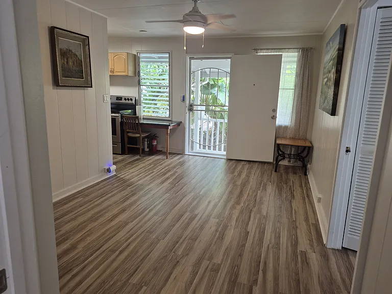 2226 Seaview Ave — Photo 2
