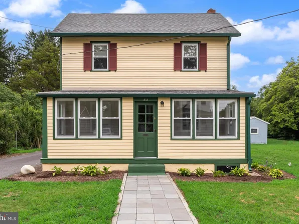 218 E Linden St, Clayton, NJ 08312