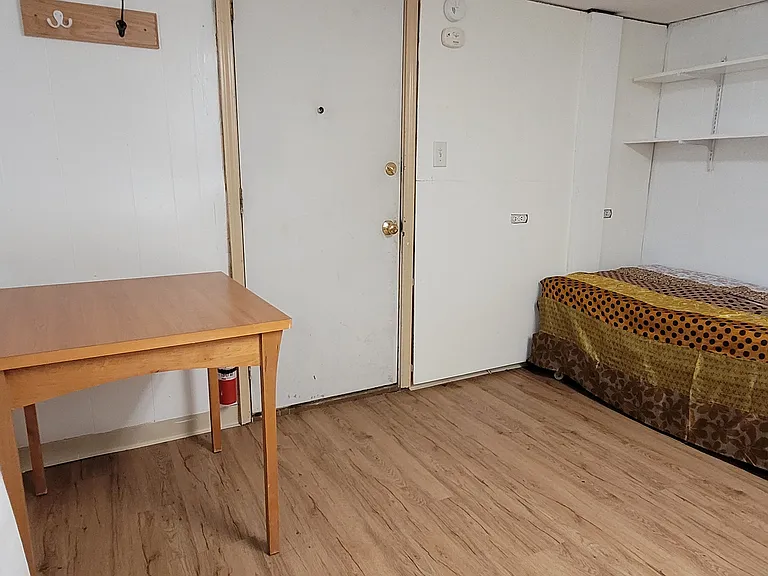 1128 Hess Ave #2 — Photo 3