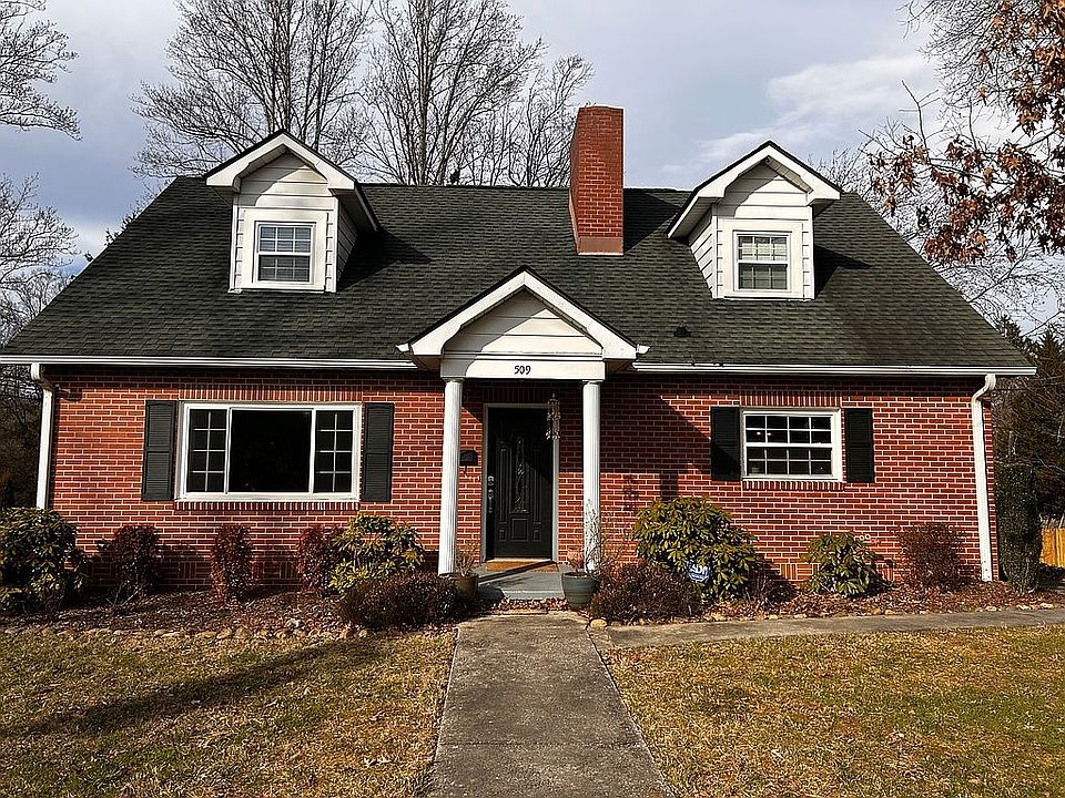 1st image of 509 9th Ave W