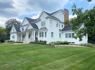 2410 Collegewood Ct, Lisle, IL 60532