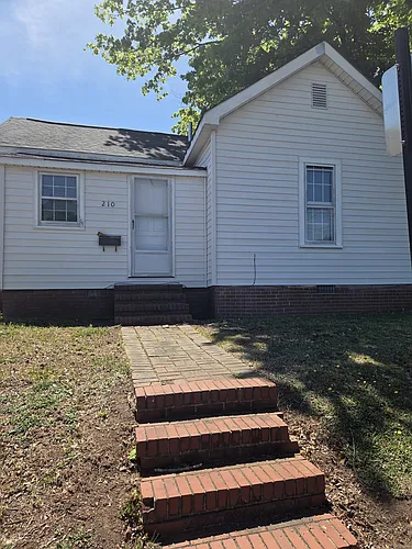 210 W Washington St Photo 1