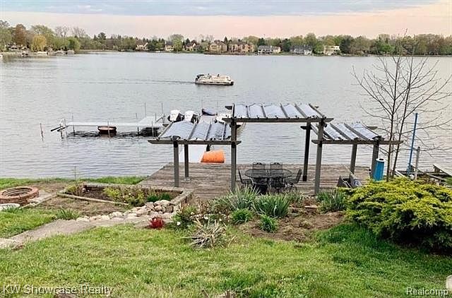 2nd image of 8463 Arlis St