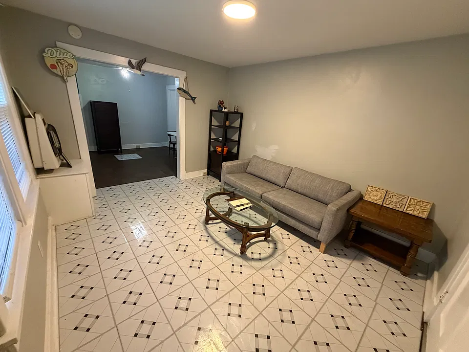 16 Weber St