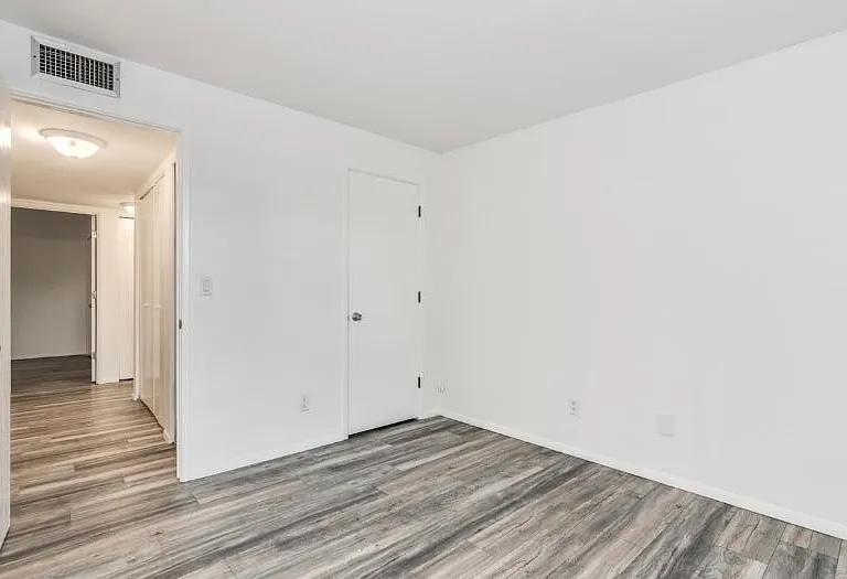 1327 S Wright Rd — Photo 21