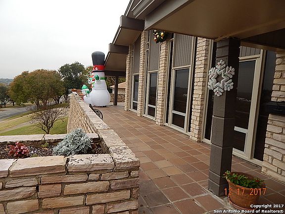 3rd image of 4403 Golf View Dr