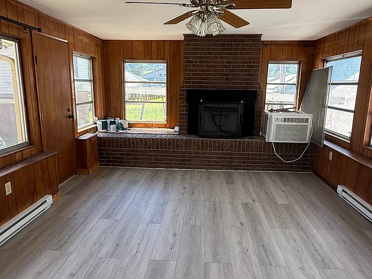 121 Bryson Ave — Photo 9