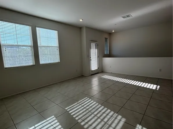 5672 Sartorial St, Las Vegas, NV 89118