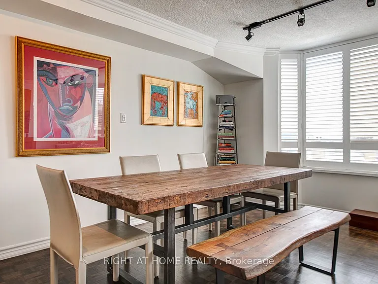 280 Simcoe St #1405 — Photo 7