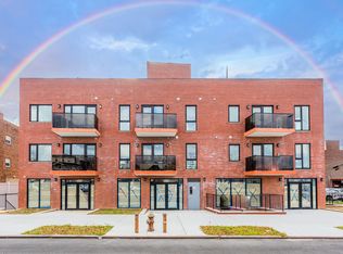 16502 Sanford Ave #302, Flushing, NY 11358