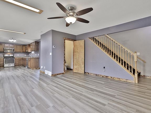 3rd image of 675 4th St SE