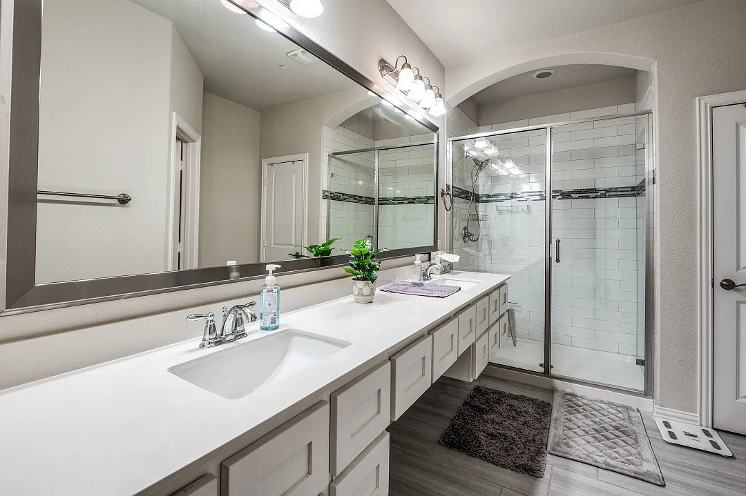 3 bed, 2.5 bath, 1683 sqft, $5,000 — Photo 4