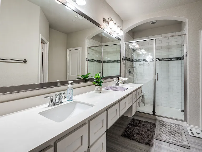 4654F Rhett Ln — Photo 4