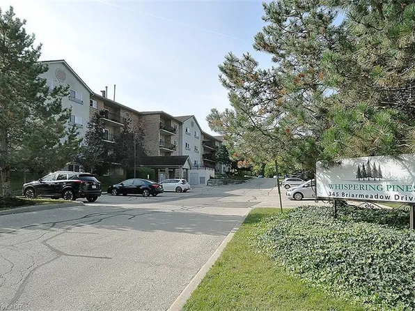 345 Briarmeadow Dr #203, Kitchener, ON N2A 4J6