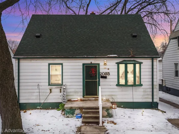 2085 Thomas St, Lincoln Park, MI 48146