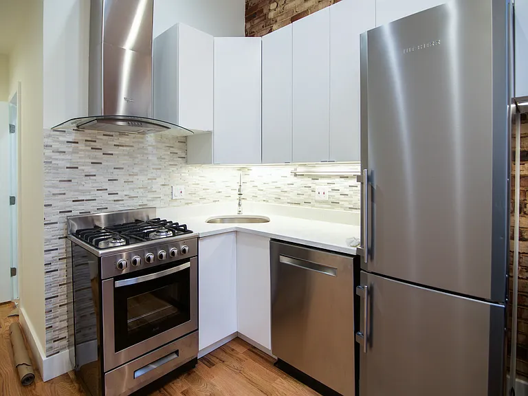 583 Meeker Ave #3L — Photo 7
