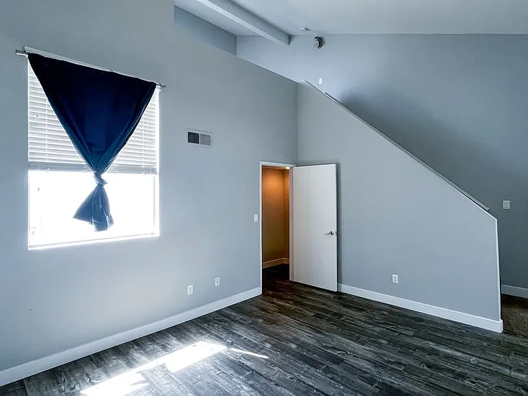 9939 Topanga Canyon Blvd — Photo 13