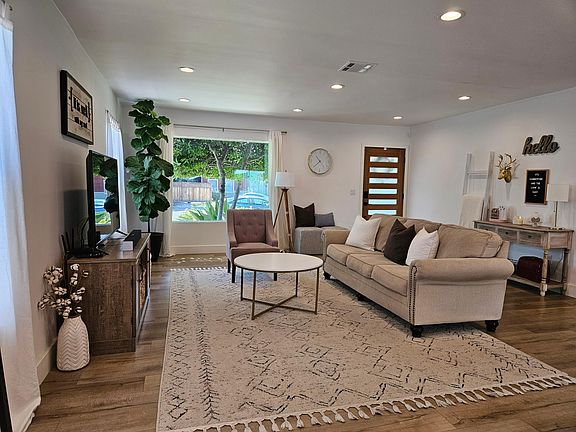 3rd image of 6247 & 6249 Willowcrest Ave