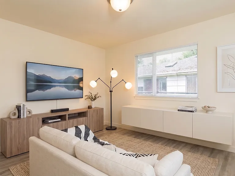 Back Nine Apartments - Located on the west slope of Queen Anne — Photo 3