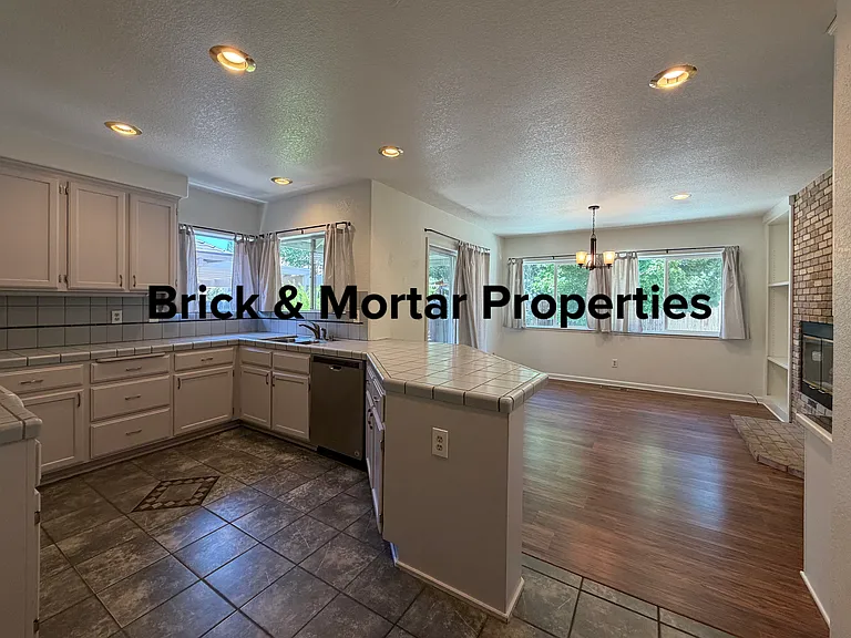 202 Spyglass Ct — Photo 7