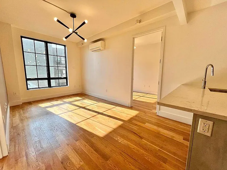 12 Ford St #7C — Photo 7