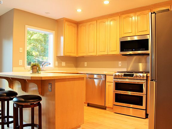 3rd image of 19343 Vista Hill Ct