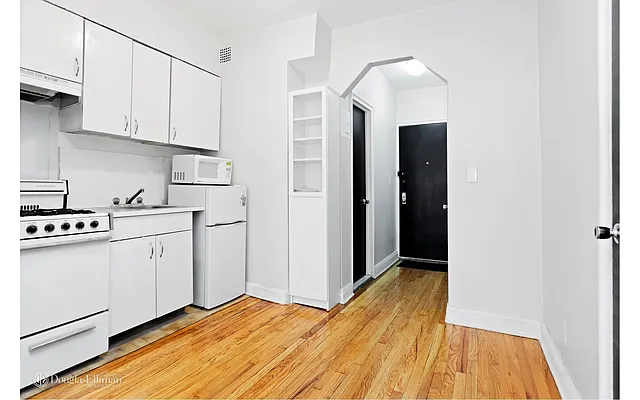 Rented by Douglas Elliman | media 5