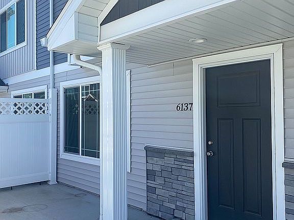 Front  w Patio