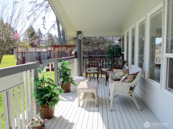 448 Octopus Avenue NE, Ocean Shores, WA 98569