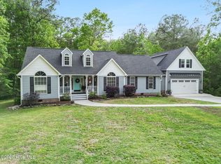 419 Riverside Ln, Stella, NC 28582