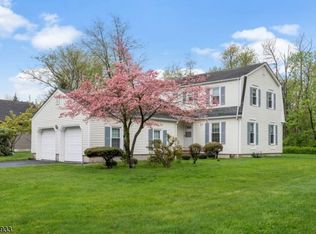 2 Deer Run, Millington, NJ 07946