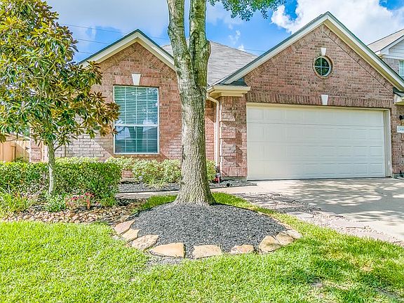 3rd image of 17939 Rose Hill Park Ln