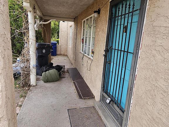 3rd image of 817 Madeira Dr SE