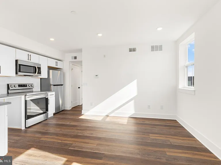 7037 Ridge Ave #202 — Photo 7