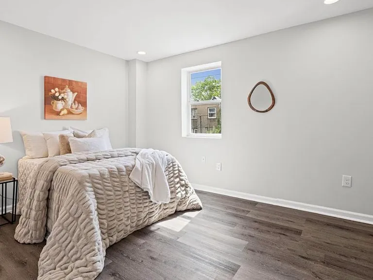 5132 Pembridge Ave — Photo 2