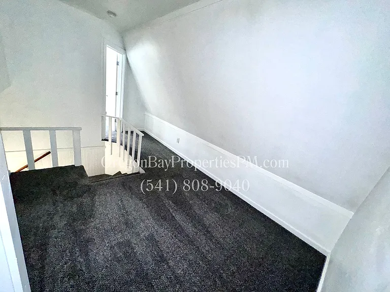 1596 McPherson St — Photo 9