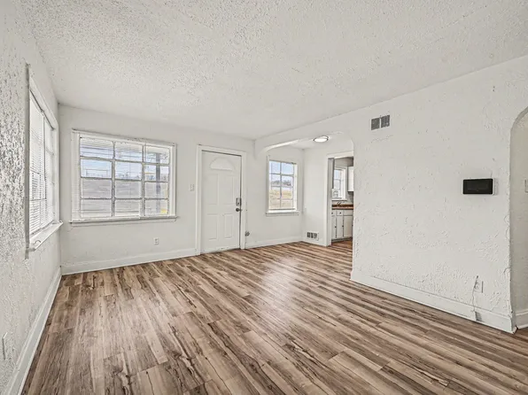 4216 Cleveland Ave, Kansas City, MO 64130