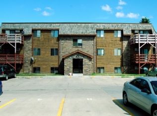 2867 19th Ave S APT 4, Grand Forks, ND 58201