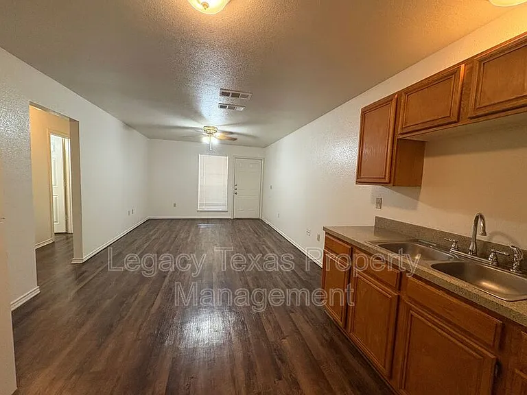 1112 Williams Ave #D — Photo 22