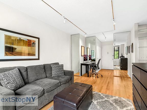 4th image of 300 E 54th St APT 2E