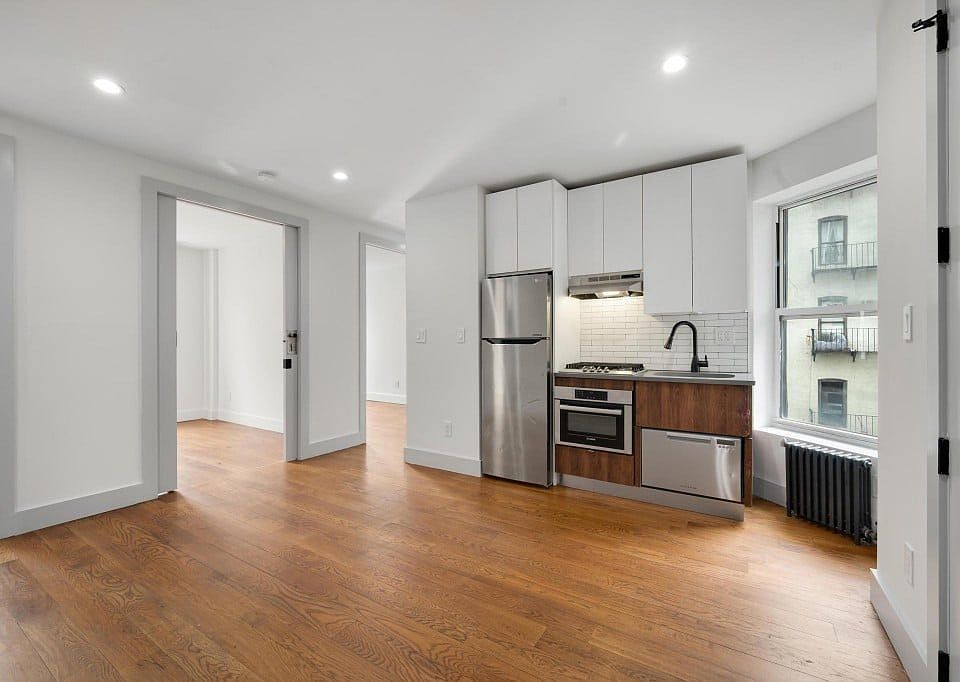 1st image of 629 E 5th St APT 21