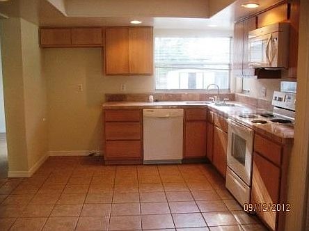 5th image of 112 E Wyndham Ct