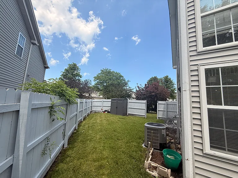 1381 Newport St — Photo 17