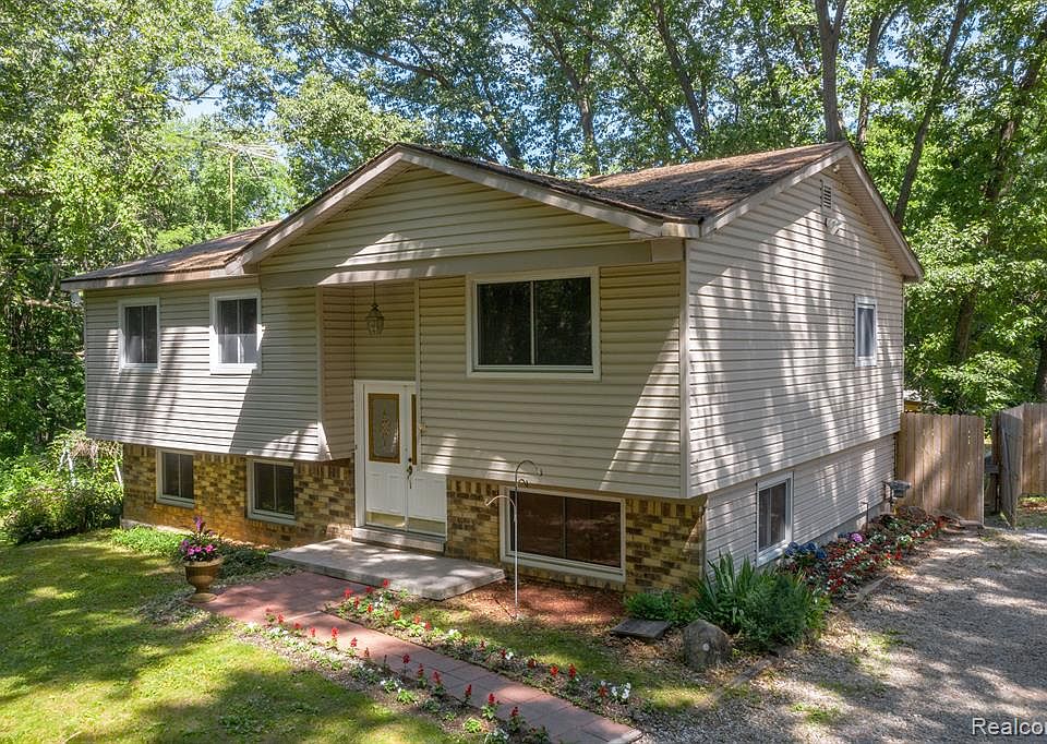 2347 Houser Rd, Holly, MI 48442 Zillow