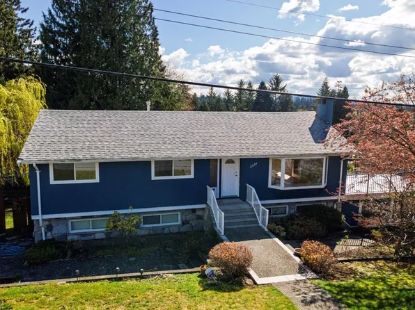 2094 Viewlynn Dr, North Vancouver, BC V7J 2W8