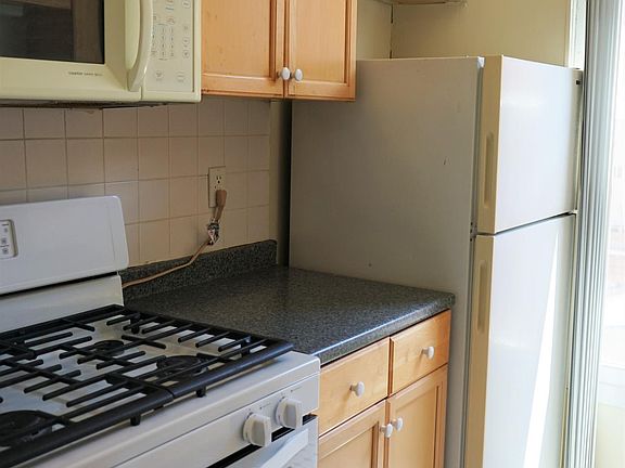 5th image of 721 E Kingsley St