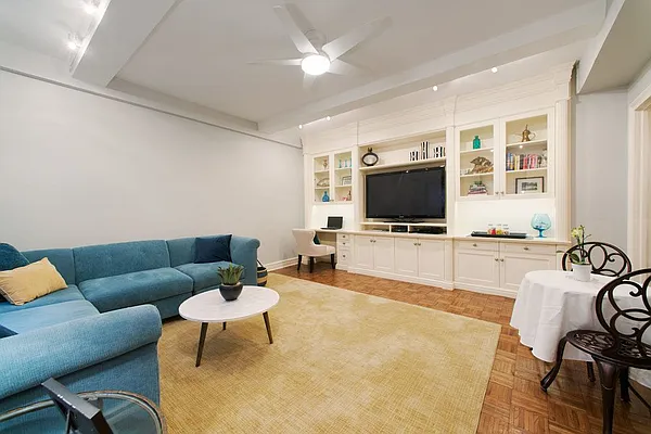 Sold by Ann Weintraub, Ltd. | media 1