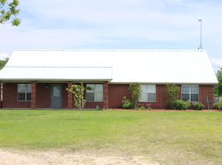 1617 Hollamon Rd, Port Lavaca, TX 77979