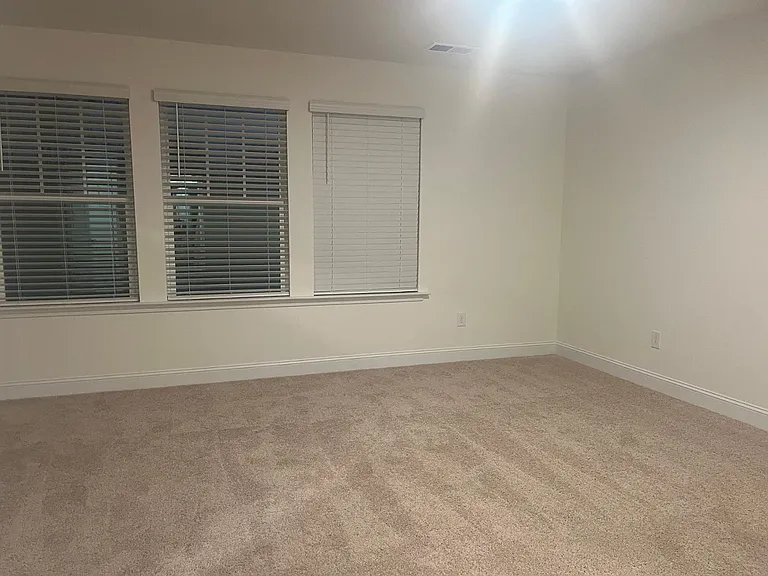 28 Hyacinth Ln — Photo 17